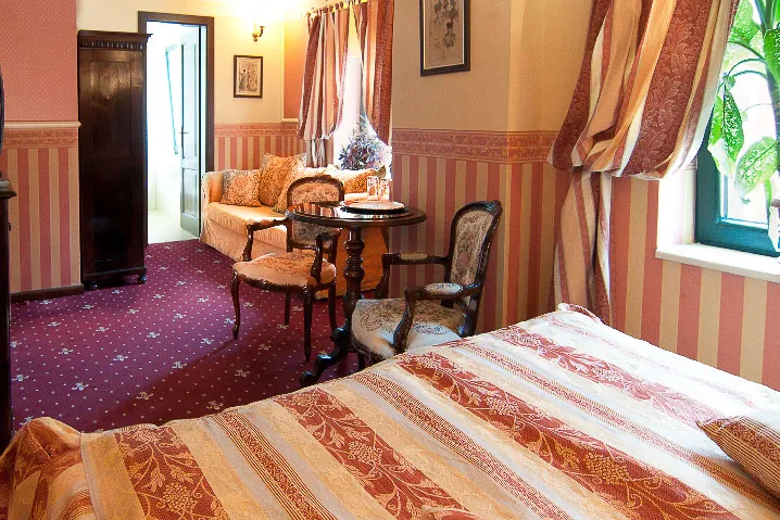 Suite Nunta aranjată pentru un sejur de sărbătoare, cu texturi romantice și loc generos