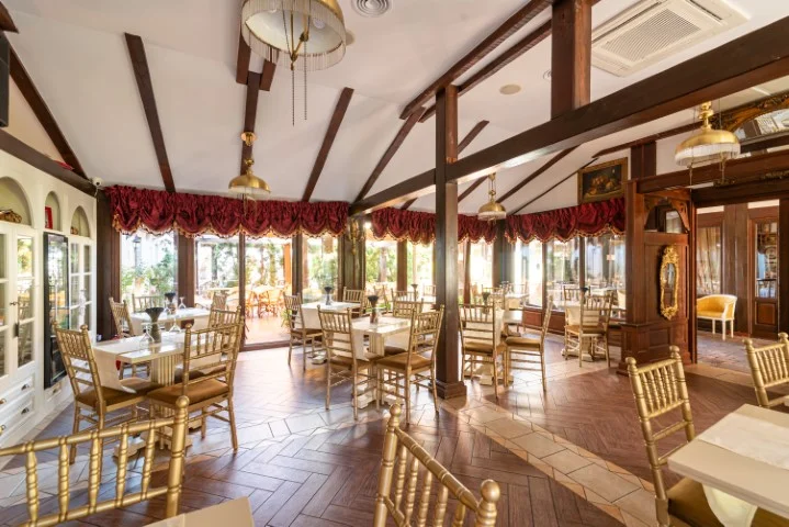 Atmosfera rafinată a restaurantului Casa del Sole, ca imagine pentru ghidul de fine dining
